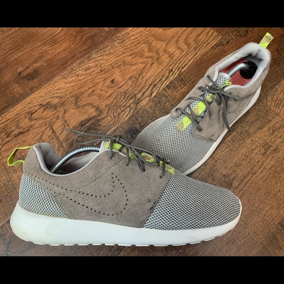 Nike Other - NIKE ROSHE RUN DUSTY GREY Shoes Mens 11.5